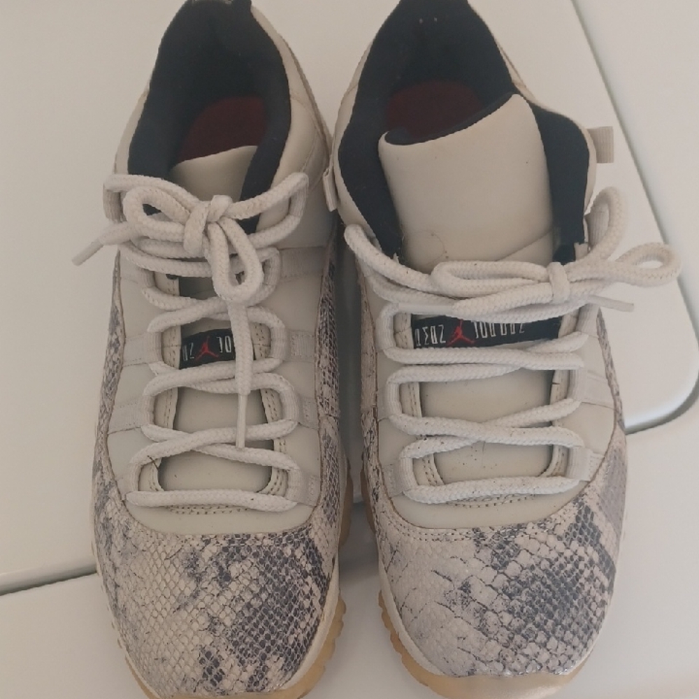 Jordan Snake Print Sneakers - Cream and Black